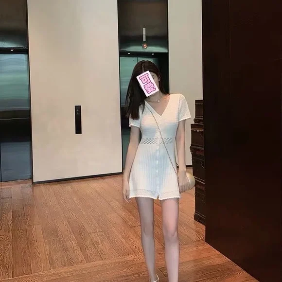 Dress - Picture 6 of 6